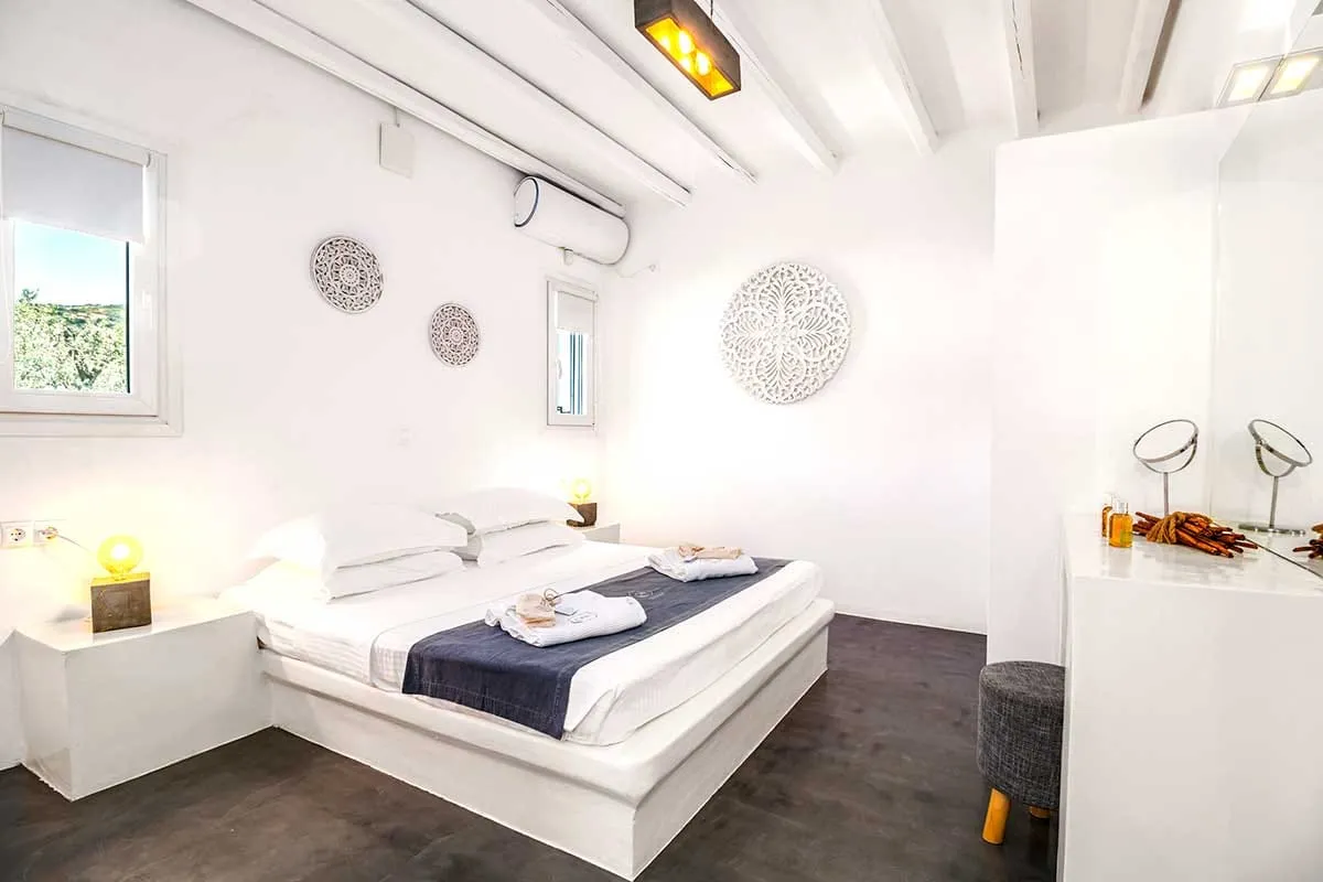 Ow Andros Luxury Suites