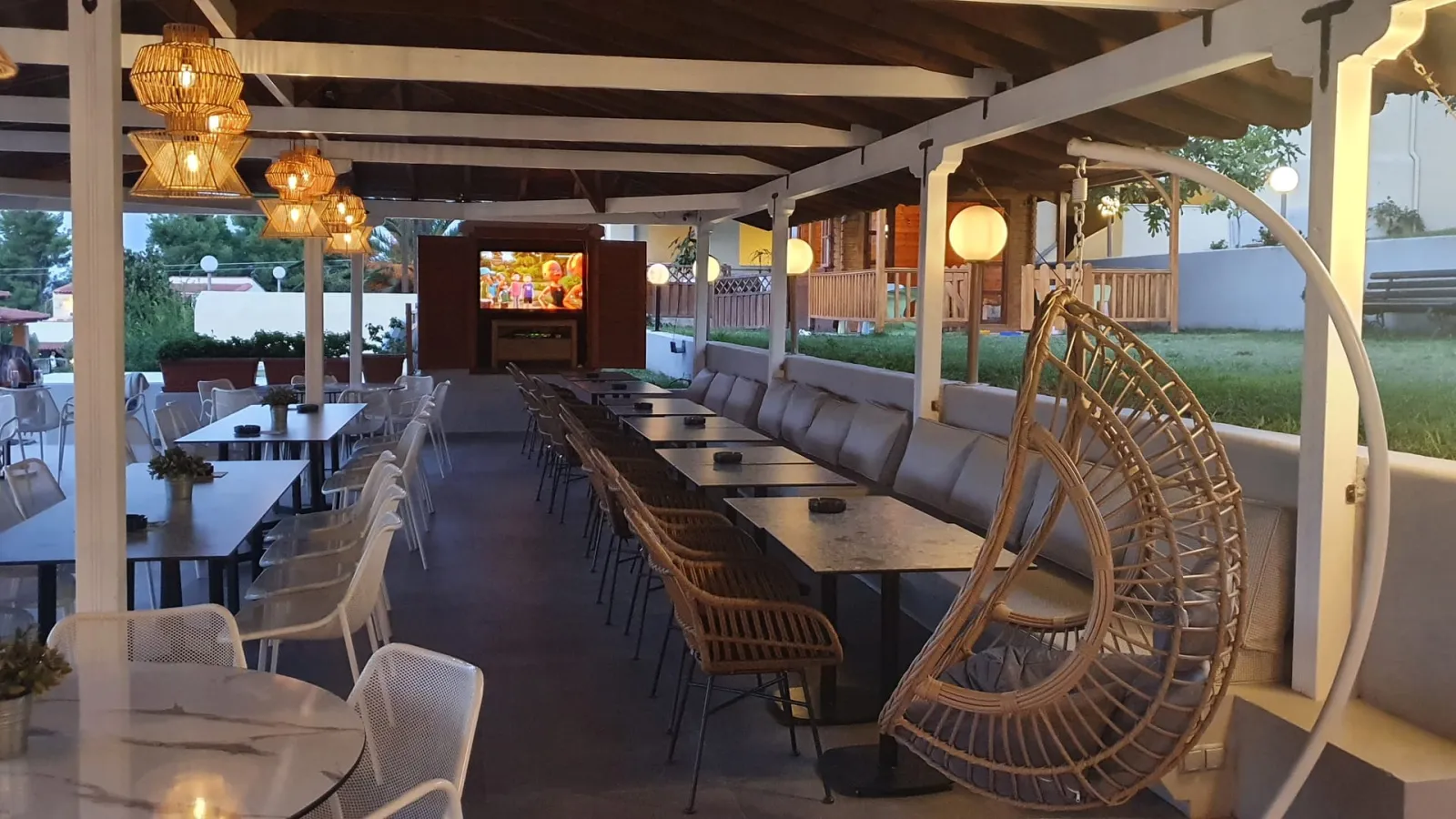 Pool Bar