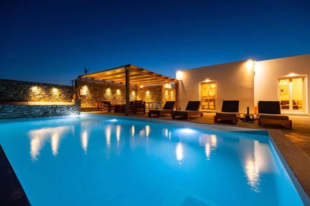 Cycladic Breeze Villas