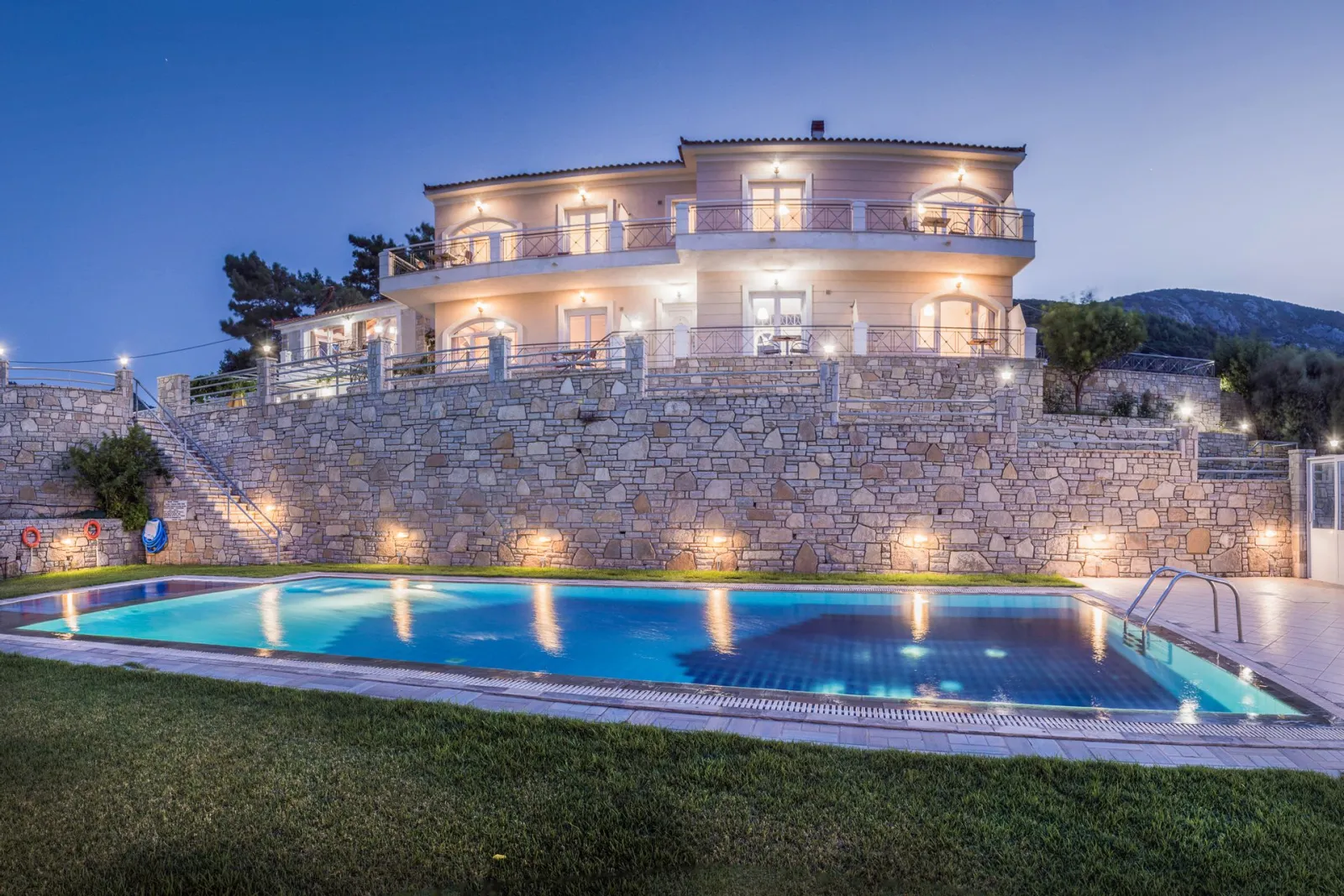 Penny Luxury Apartments Samos
