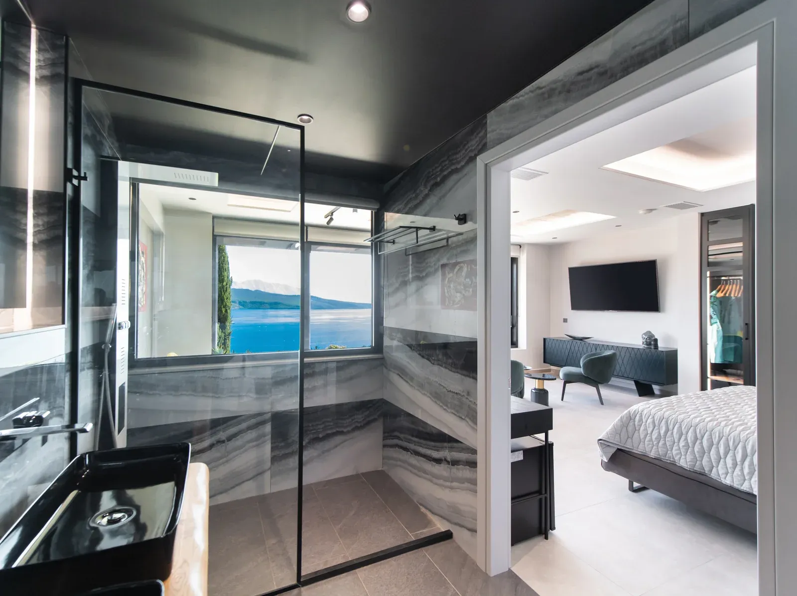Villa Naya - Modern Comfort and Stunning Sea Views