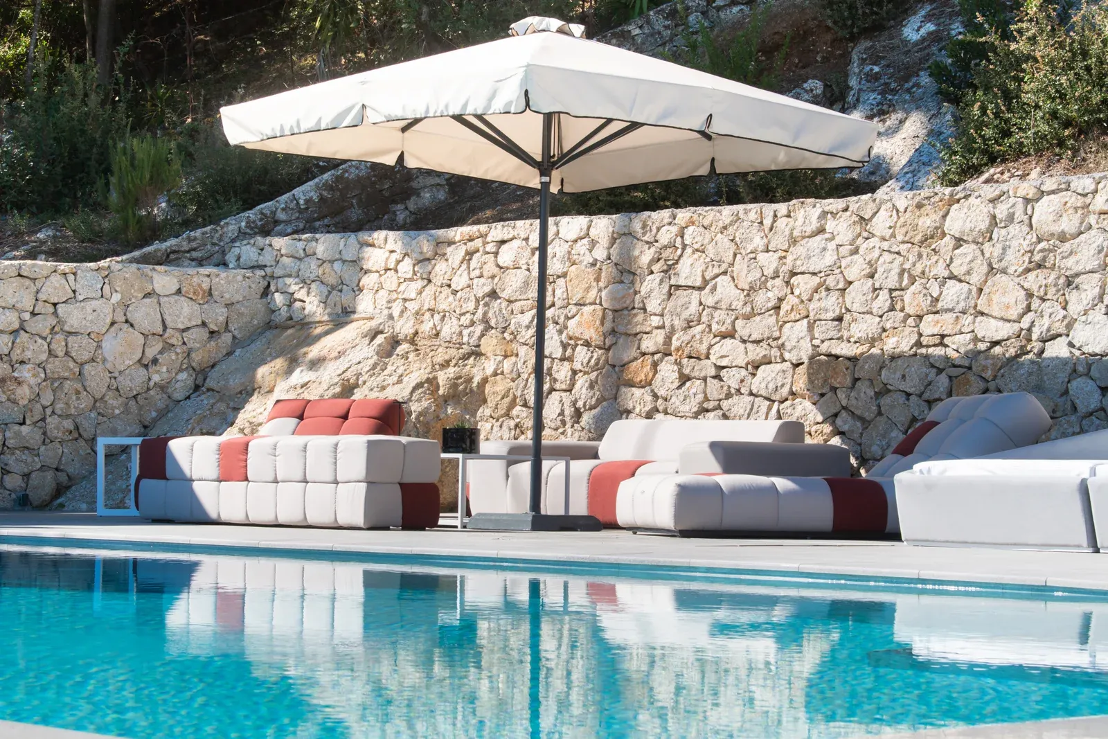 Pool and sundbeds