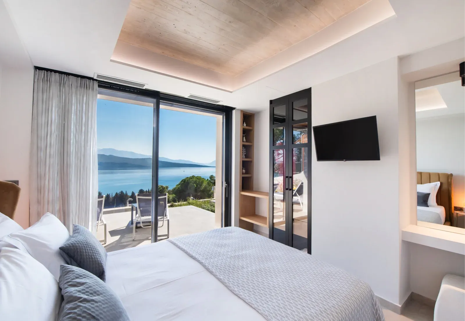 Villa Naya - Modern Comfort and Stunning Sea Views