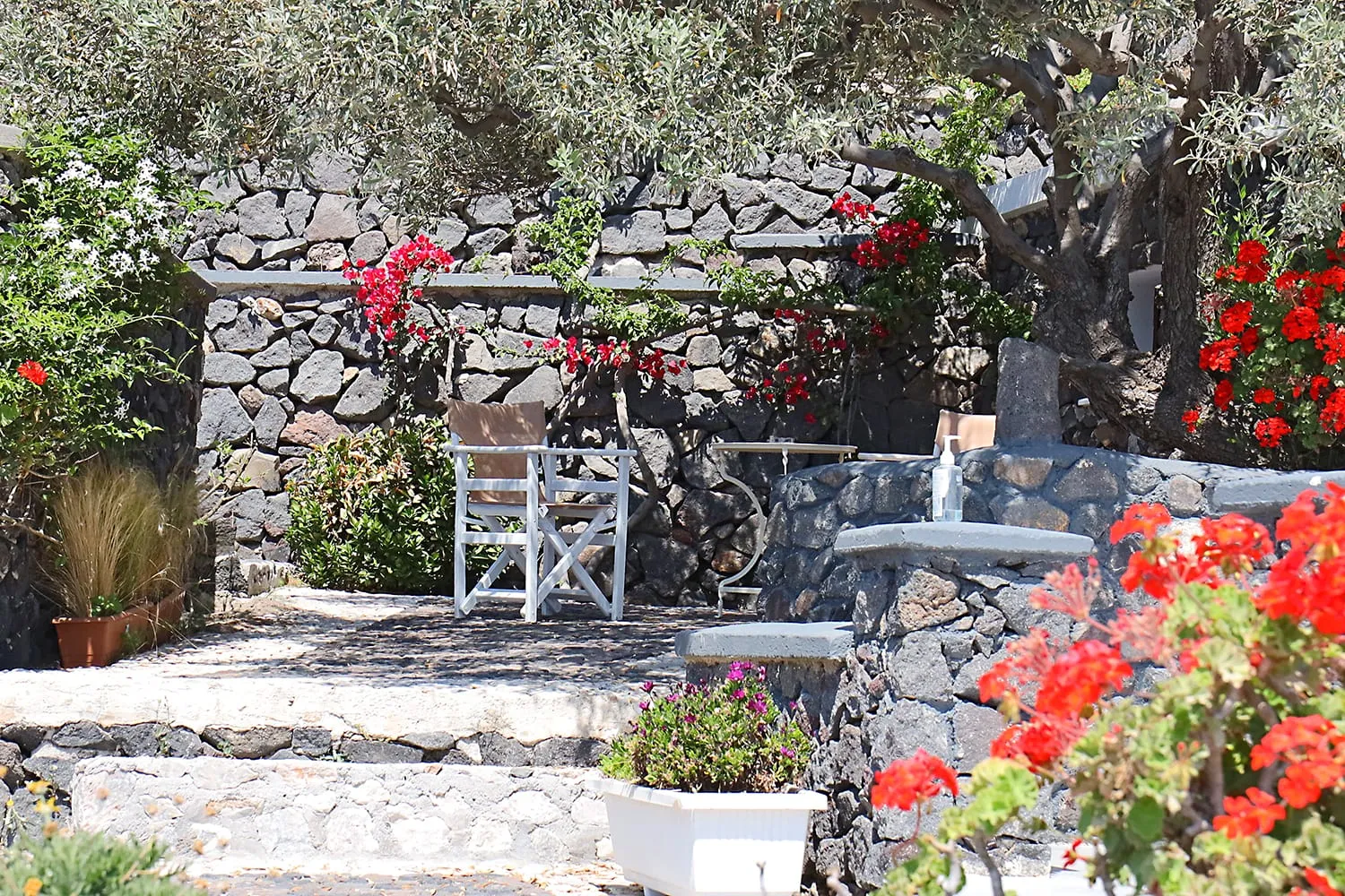 Phaos Santorini Suites