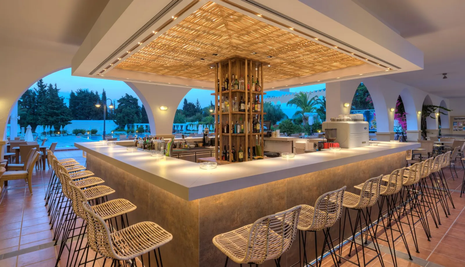 Pool Bar