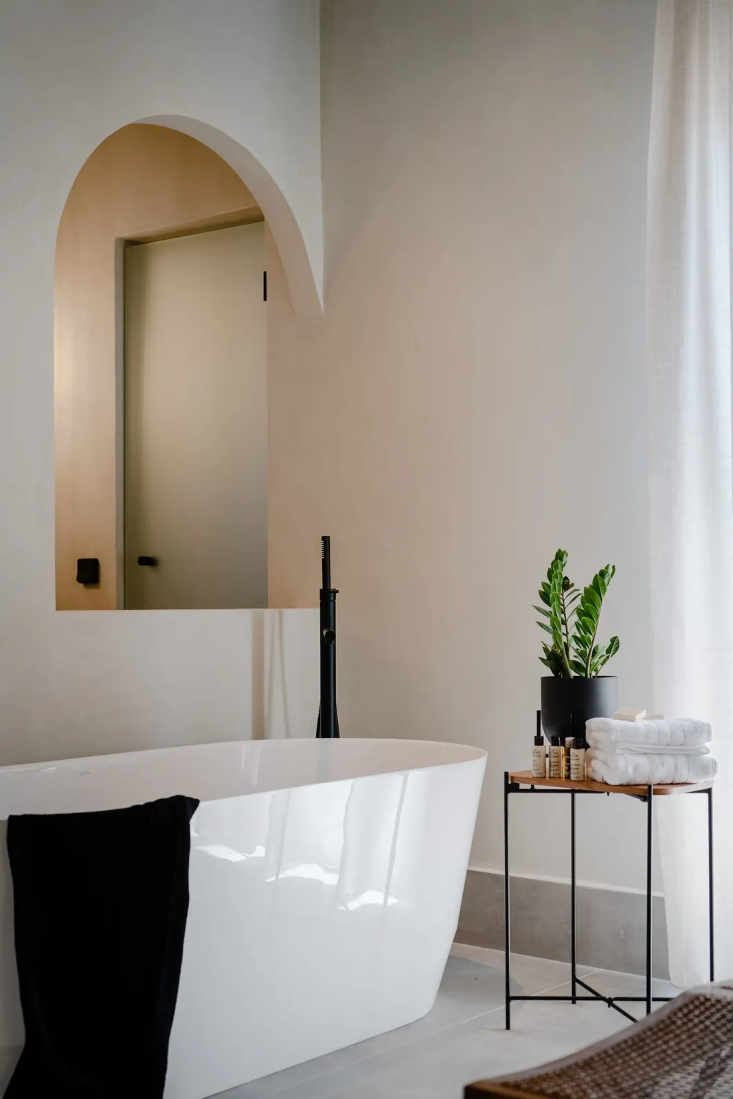 Polis of Naxos Stylish Suites