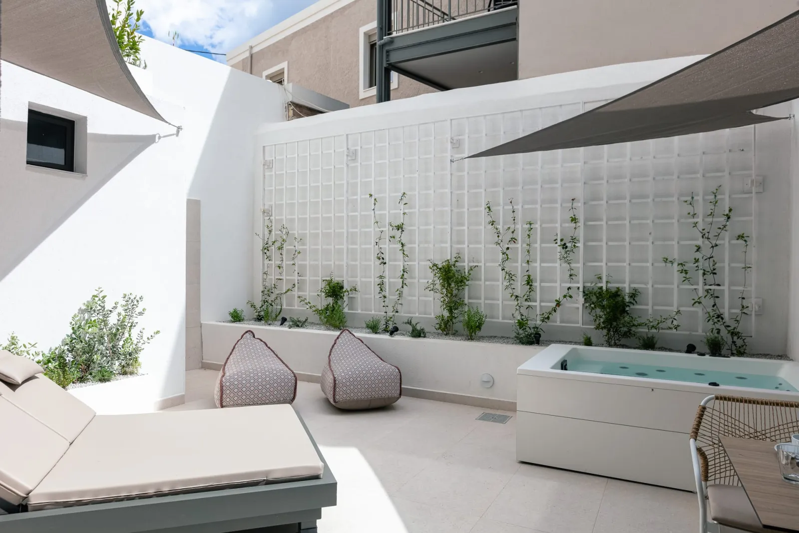 Porta Suites