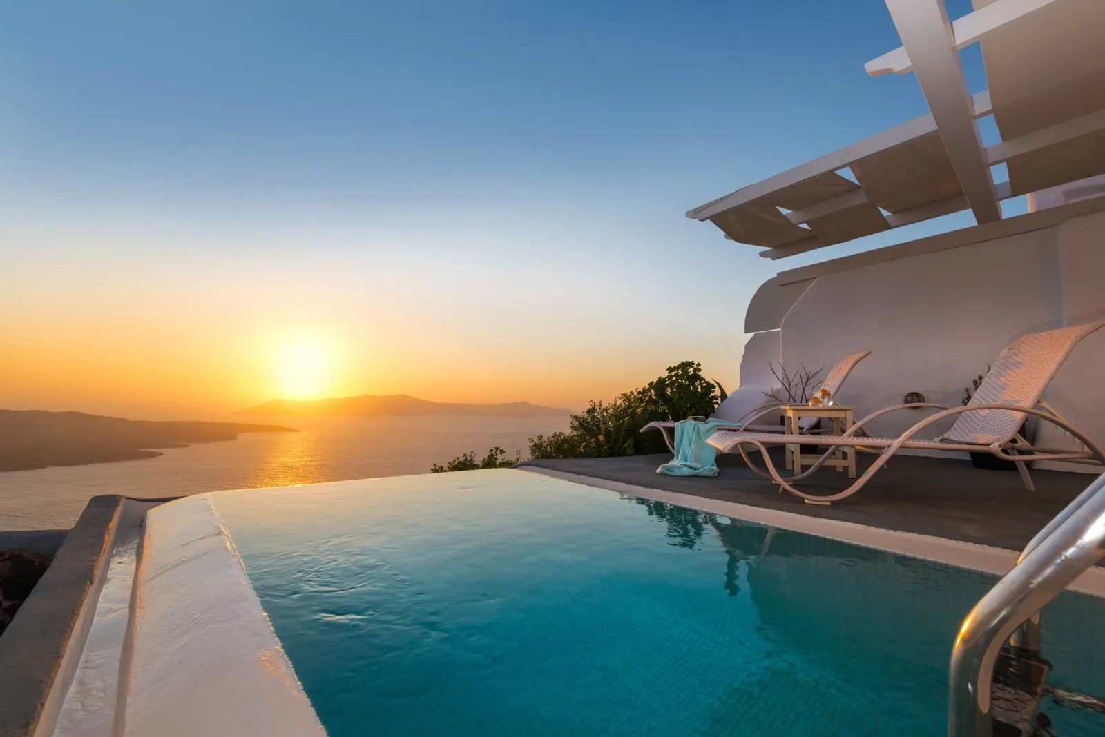 Adamant Suites Santorini