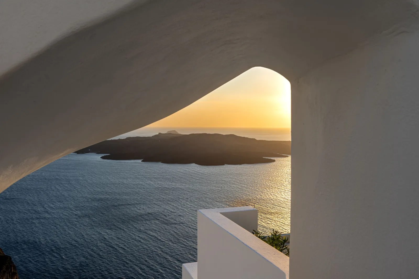 Adamant Suites Santorini