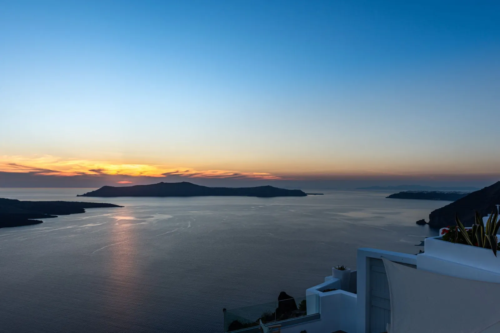 Adamant Suites Santorini