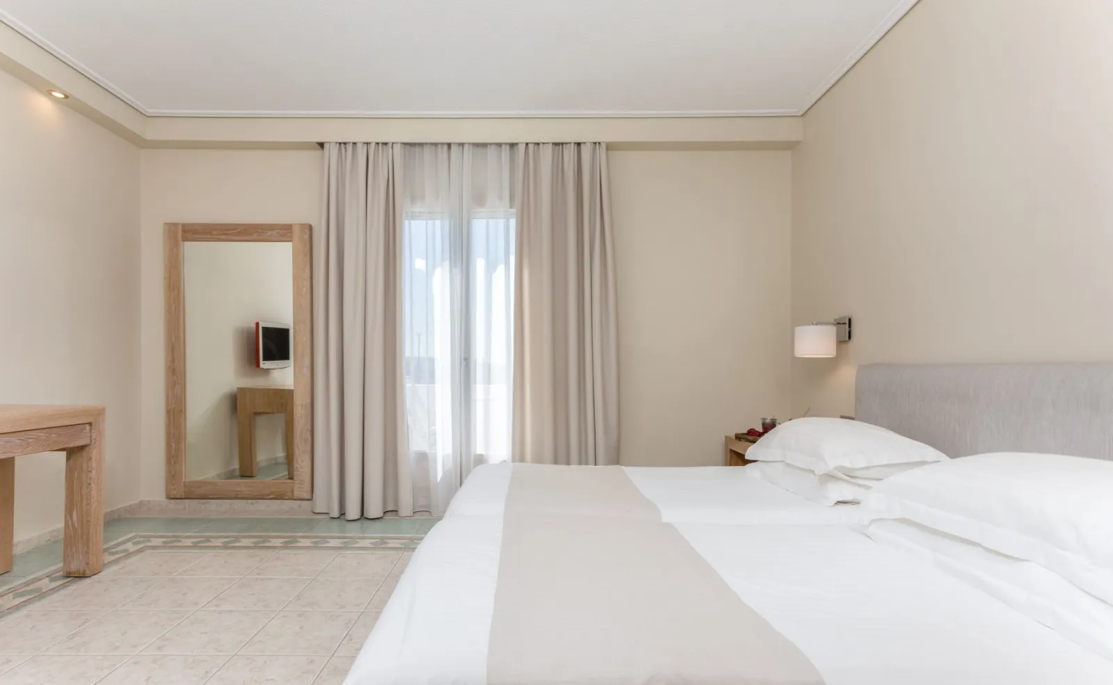 OLD - Porto Naxos Hotel