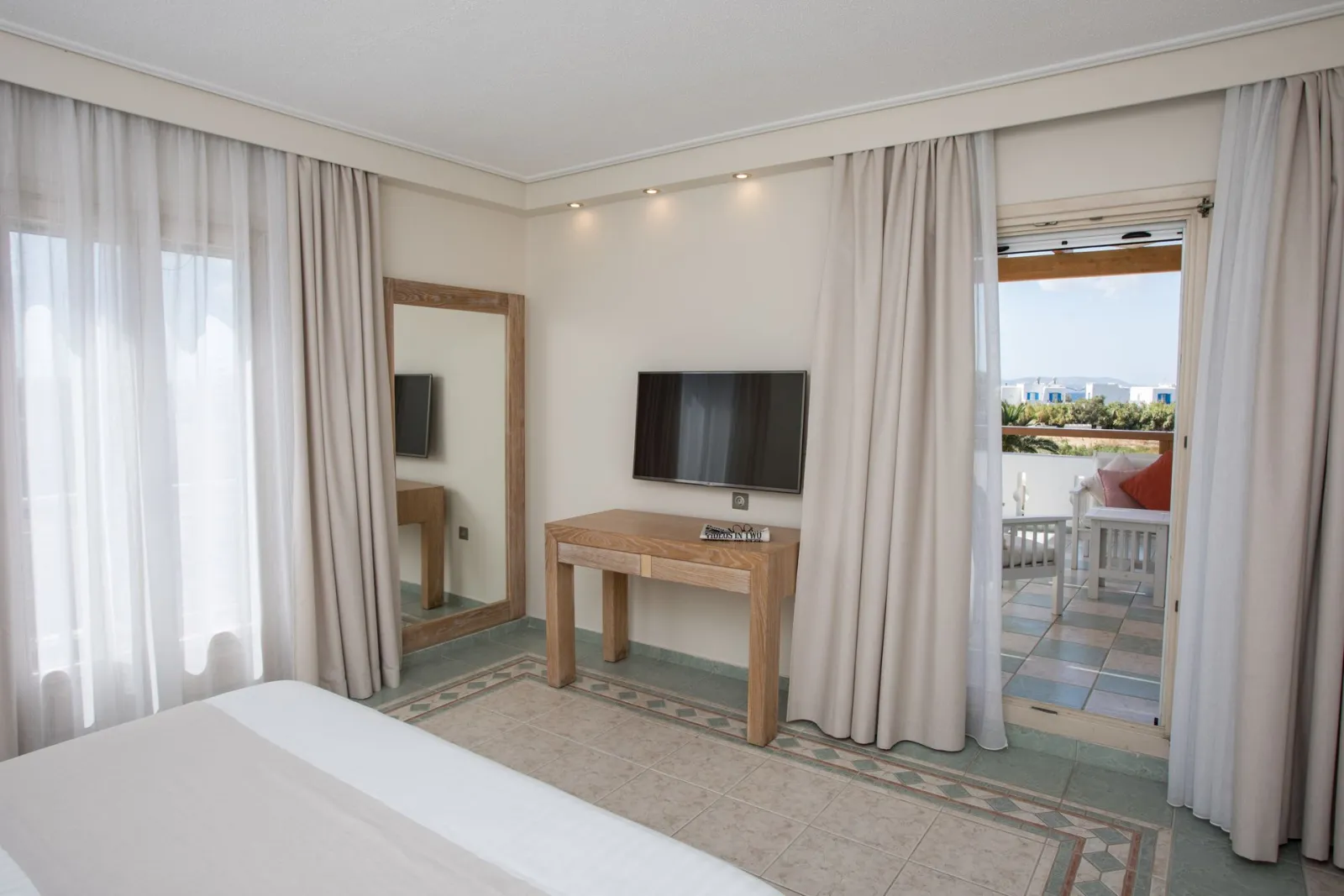 OLD - Porto Naxos Hotel