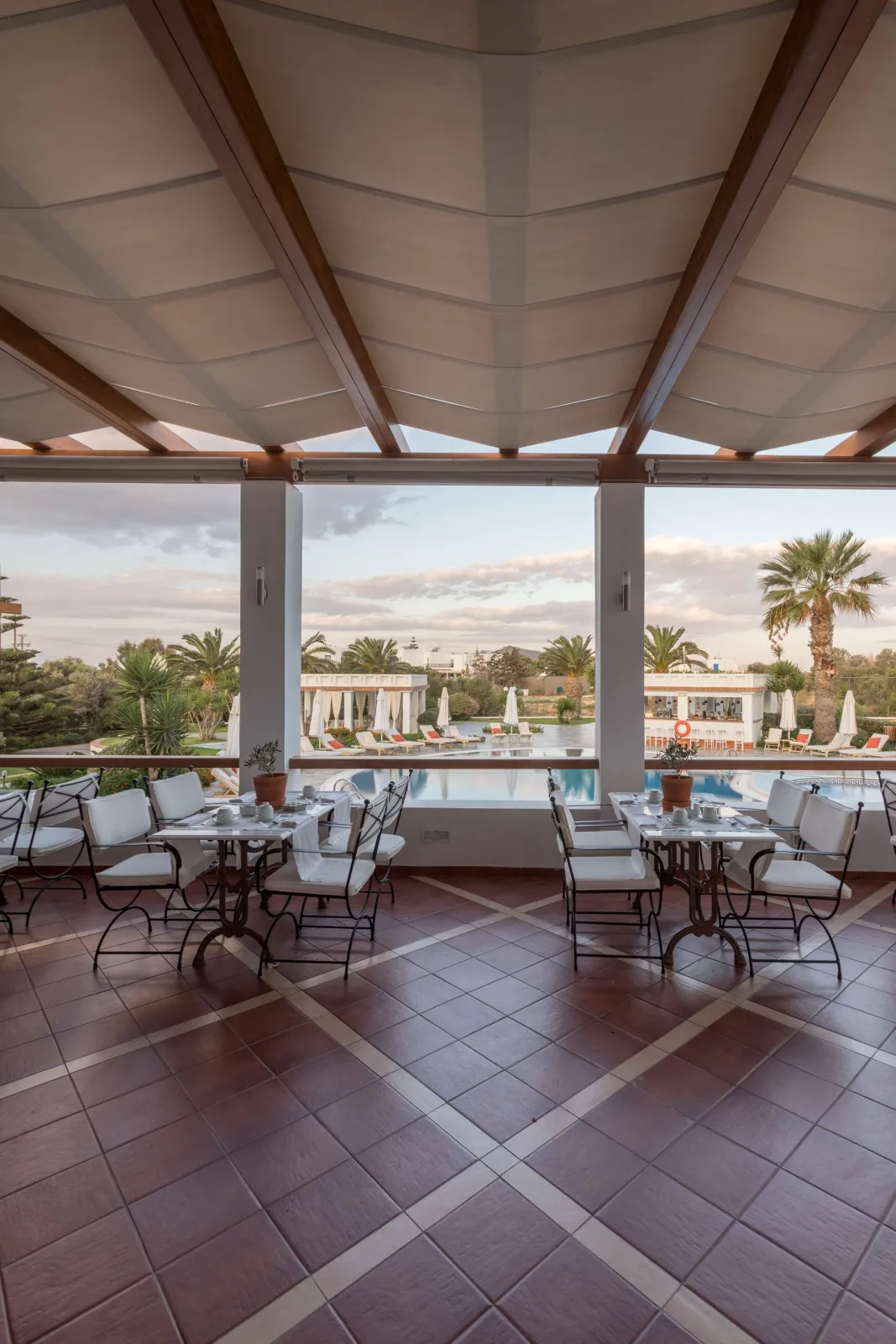 OLD - Porto Naxos Hotel