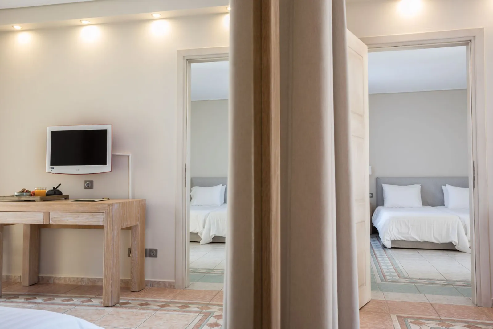 OLD - Porto Naxos Hotel