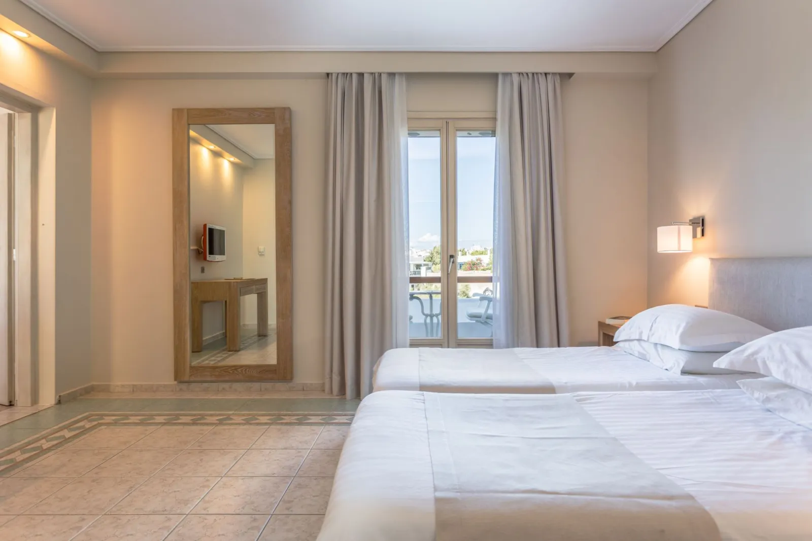 OLD - Porto Naxos Hotel