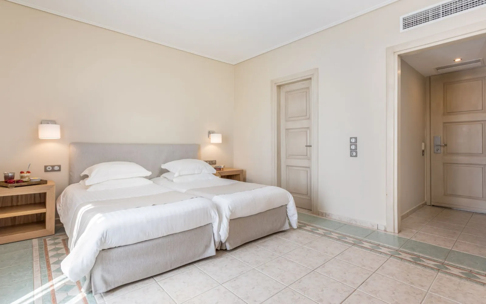 OLD - Porto Naxos Hotel
