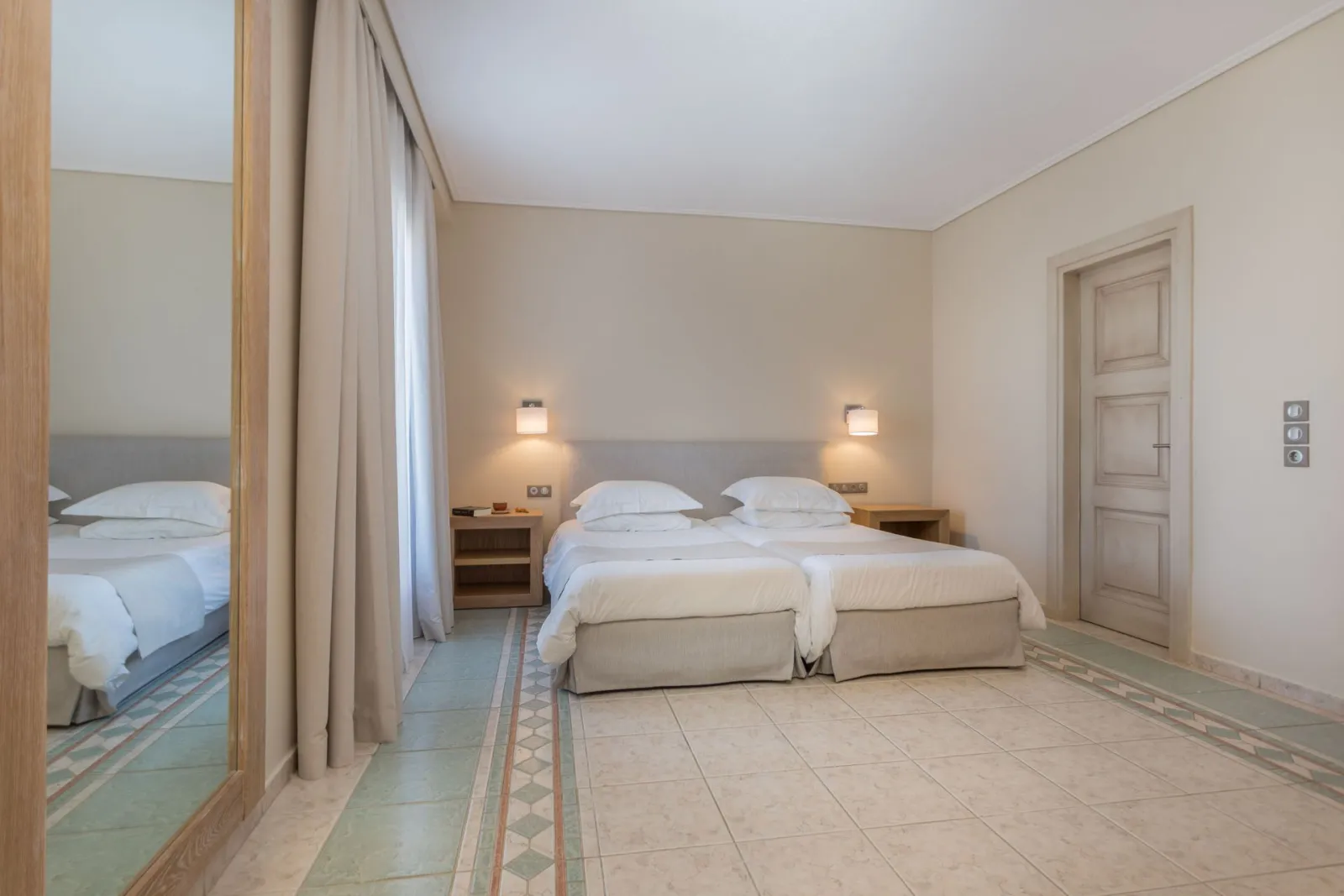 OLD - Porto Naxos Hotel