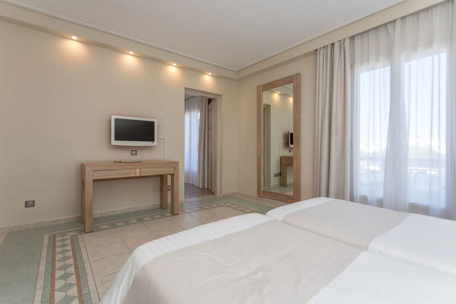 OLD - Porto Naxos Hotel