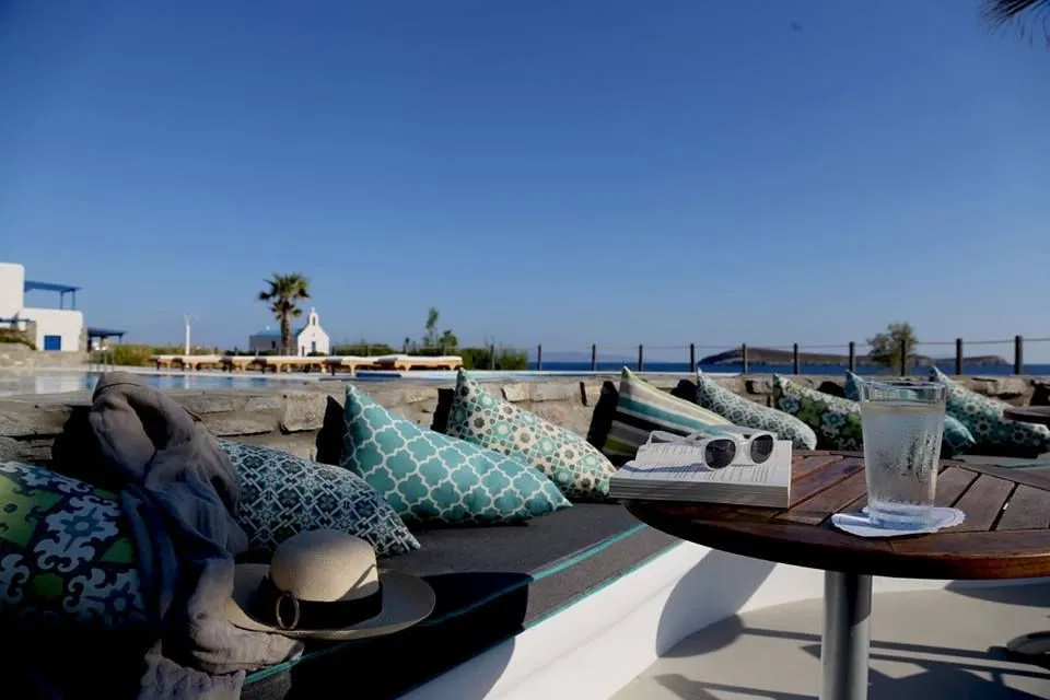 Pool bar