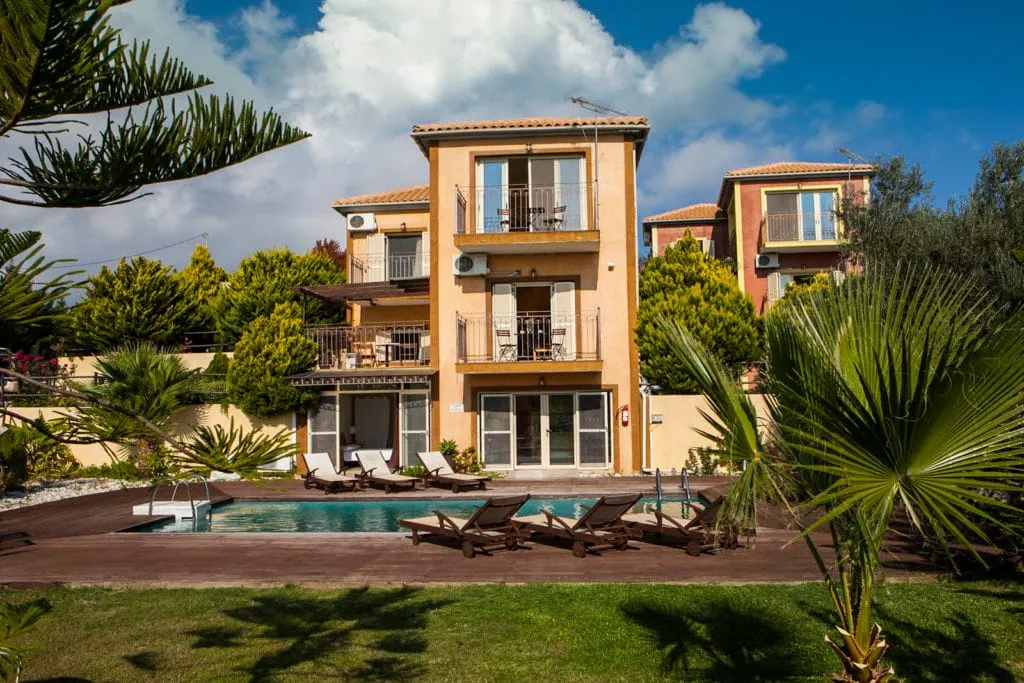 3 Queens Villas