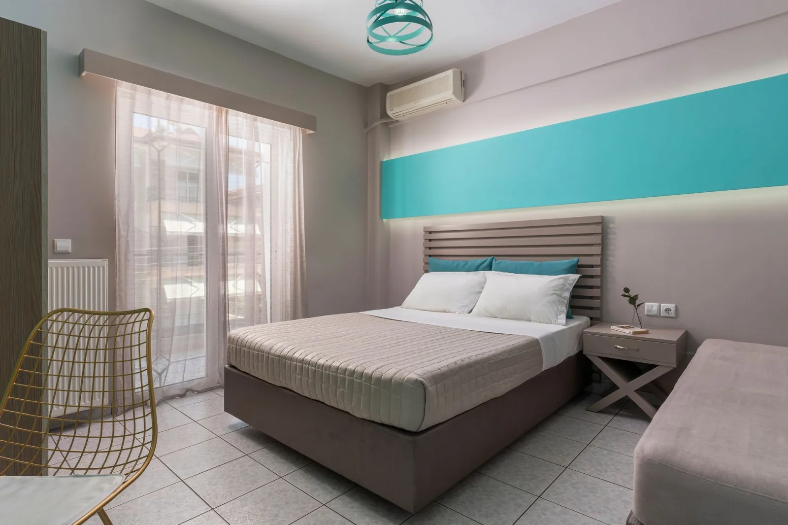 Ouzas Luxury Hotel