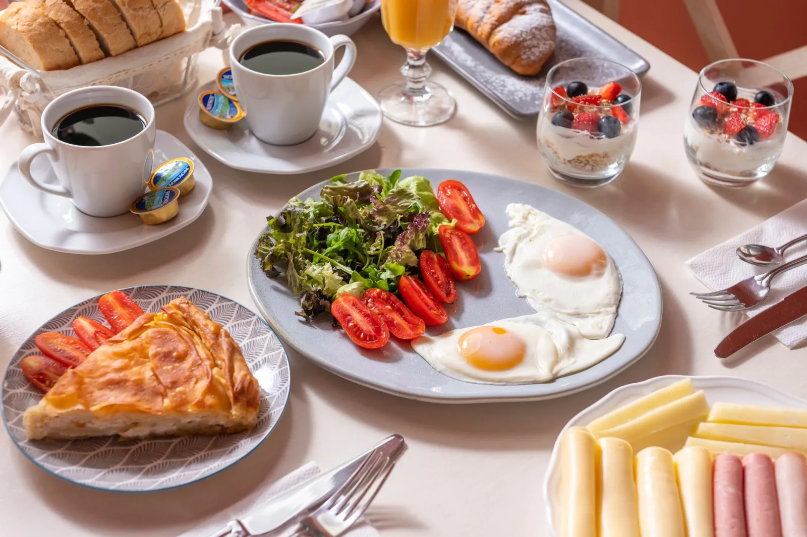 Ouzas Luxury Hotel