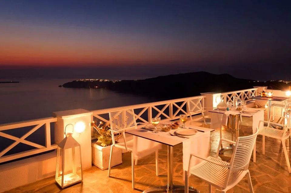 Regina Mare Santorini