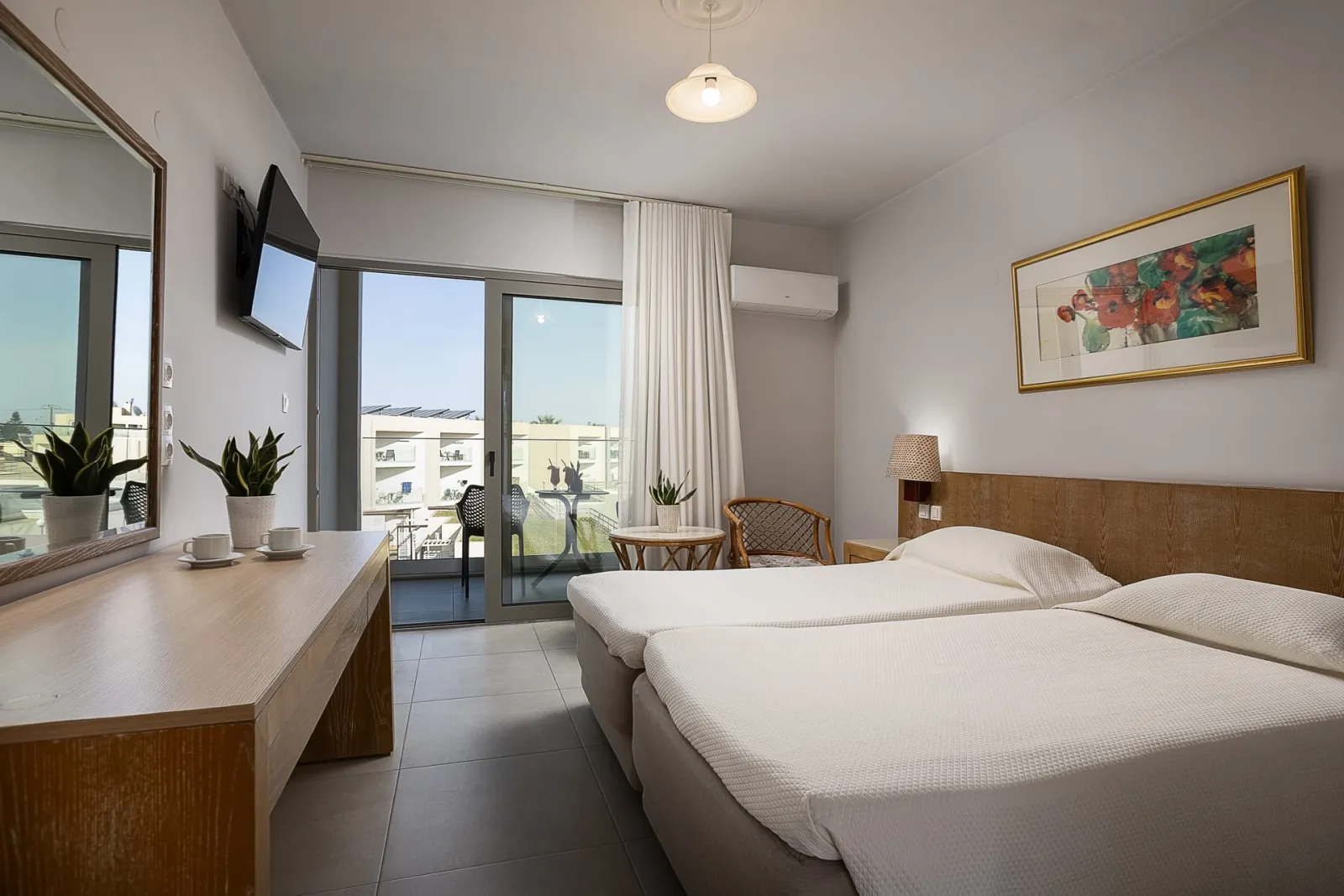 DOUBLE ROOM