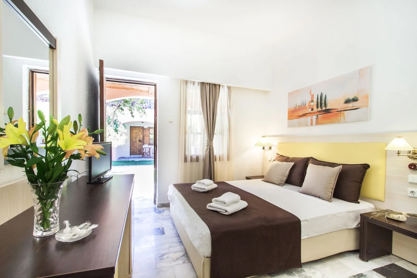 Standard Room Bedroom (Central building)