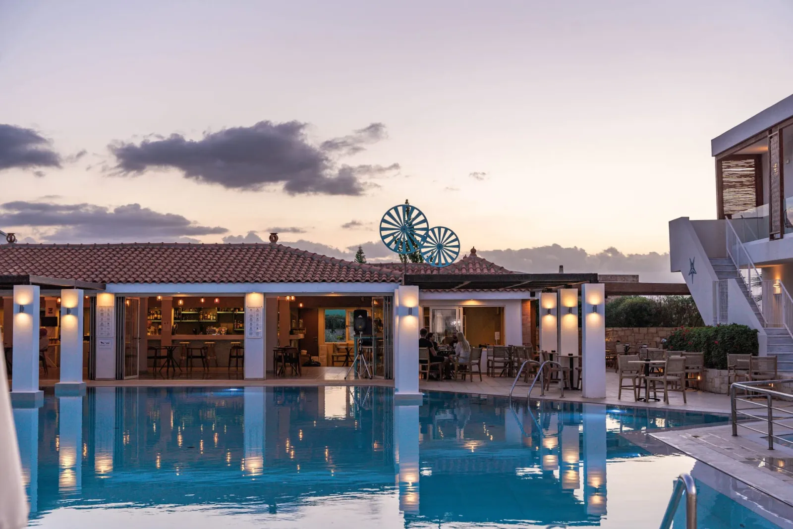 Pool Bar