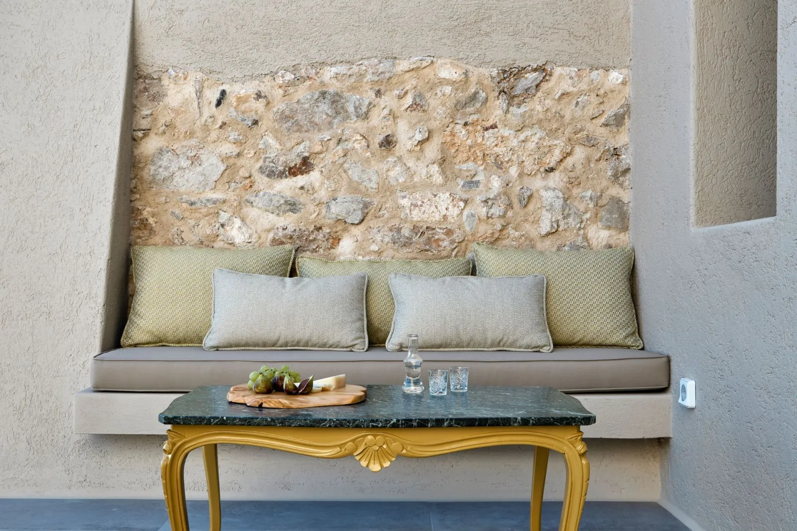 Aeon Suites Santorini
