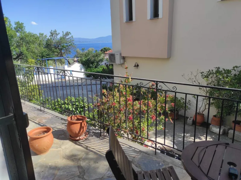 Balcony # B6