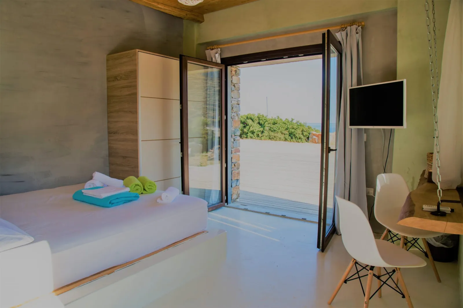 Spathi Beach Suites