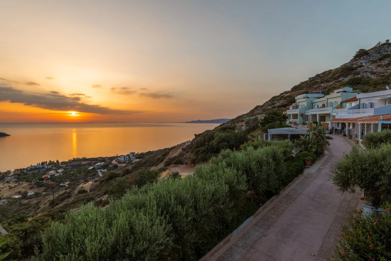 Adrakos Apartments