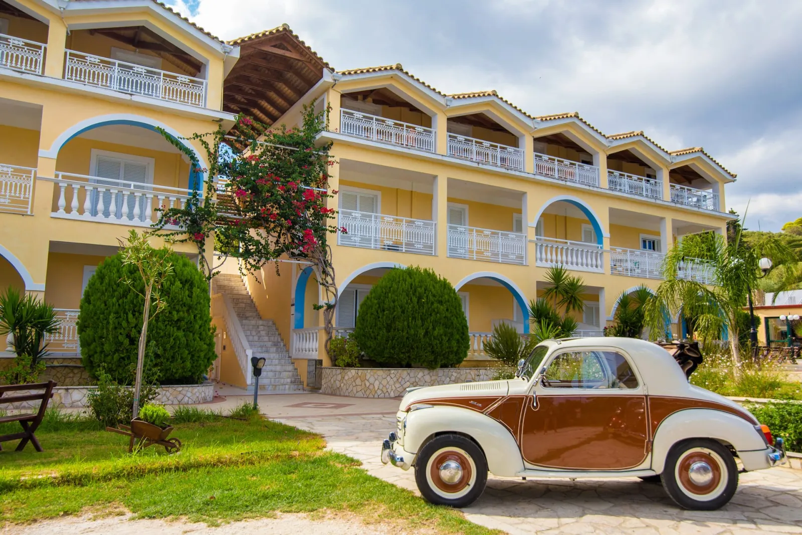 Sunflower Apartments & Studios Zakynthos