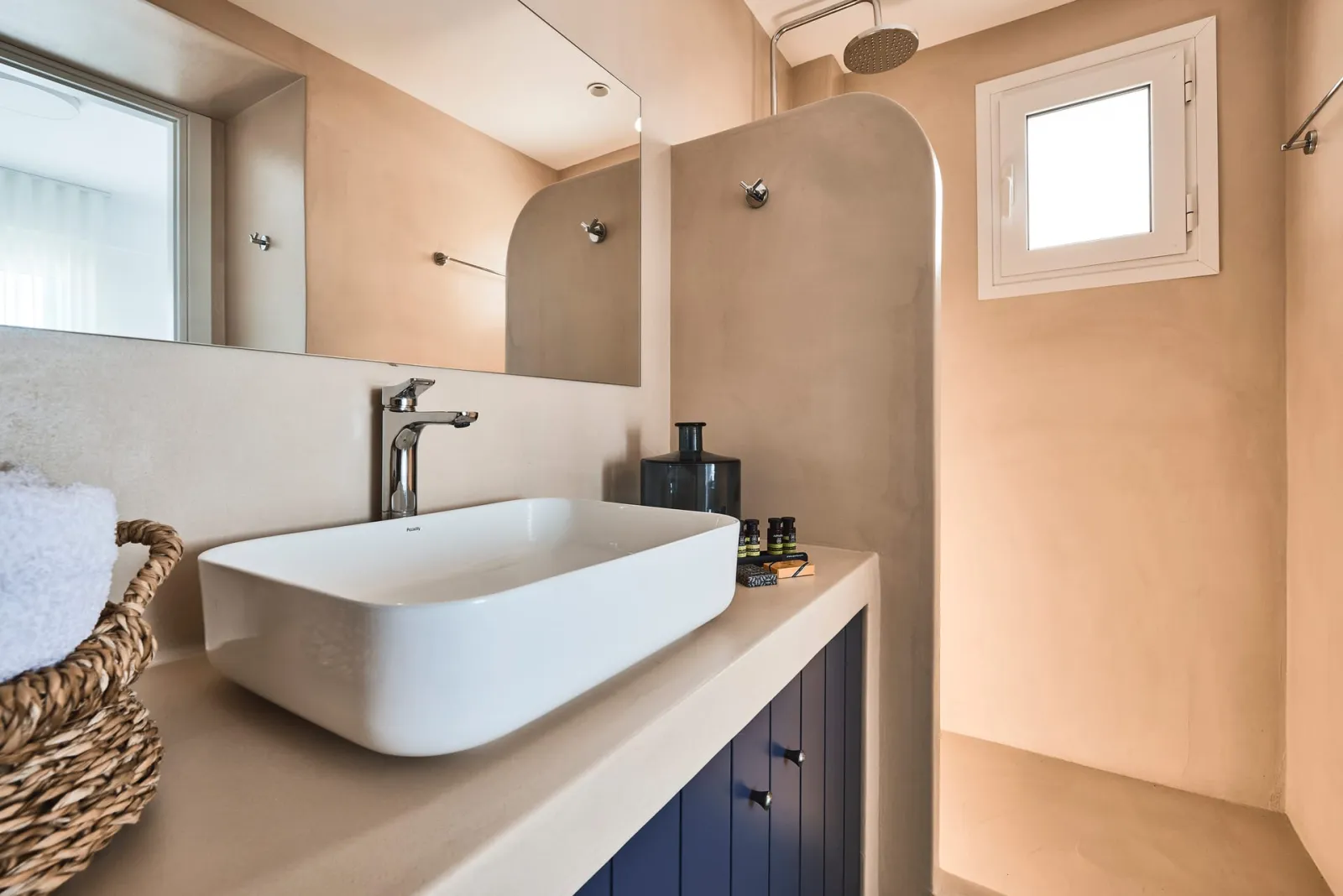 Tramontana Suites
