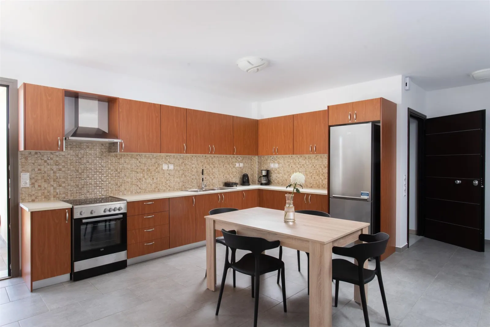 Suite nr. 4 - Ground Floor - Kitchen & Dining Area