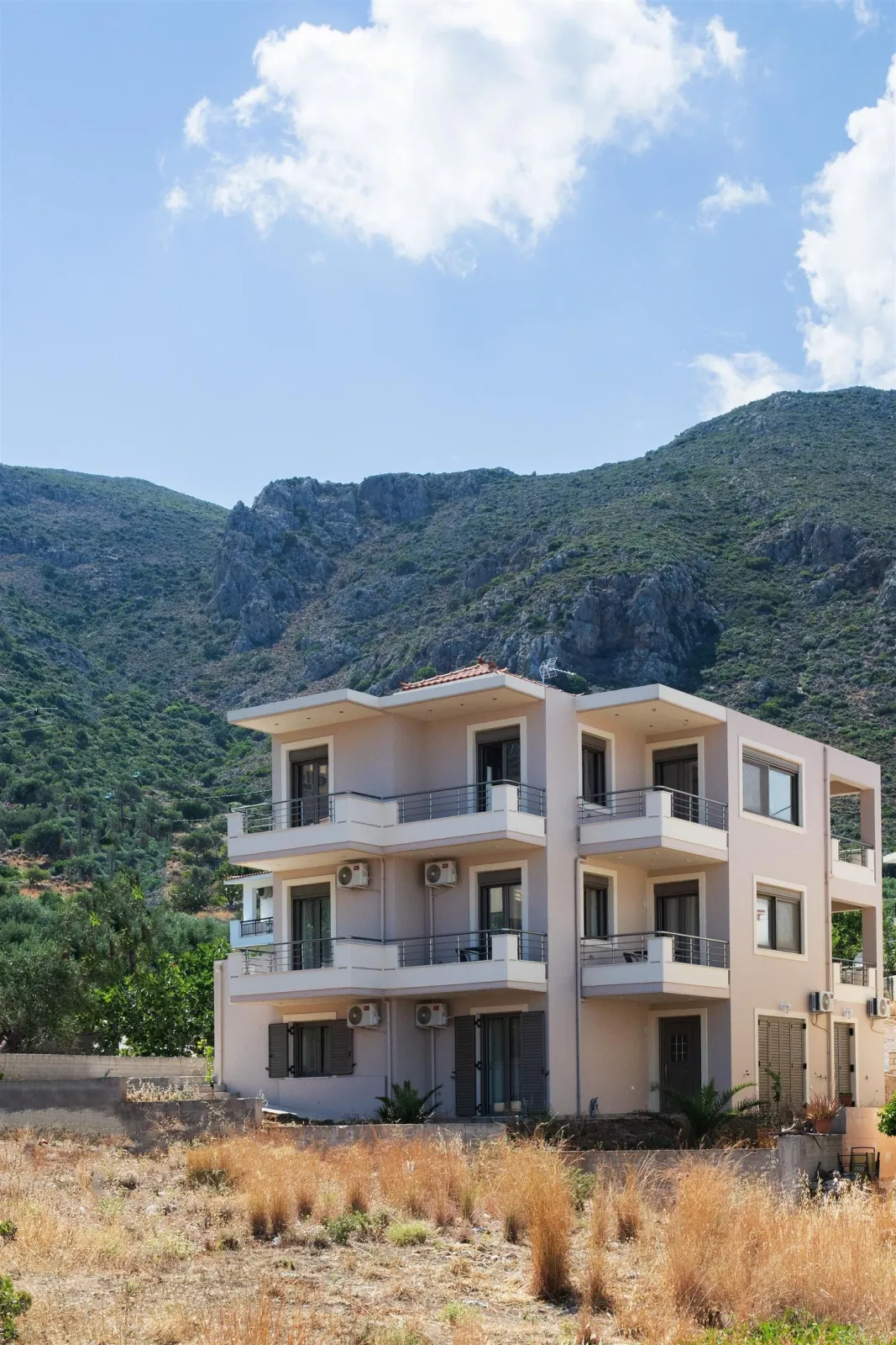 Tulipa Suites Exterior