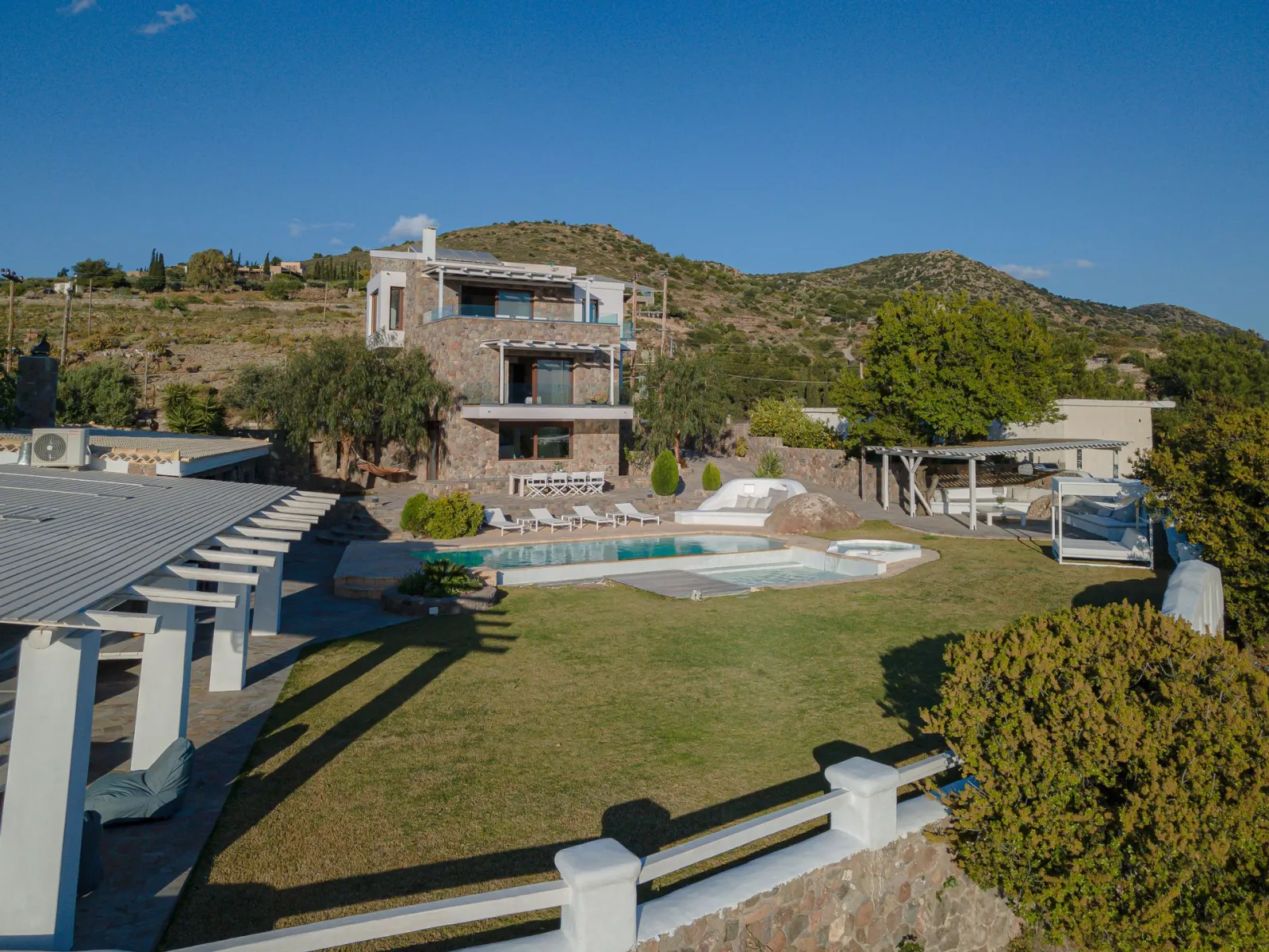 Villa Tzikides Aegina