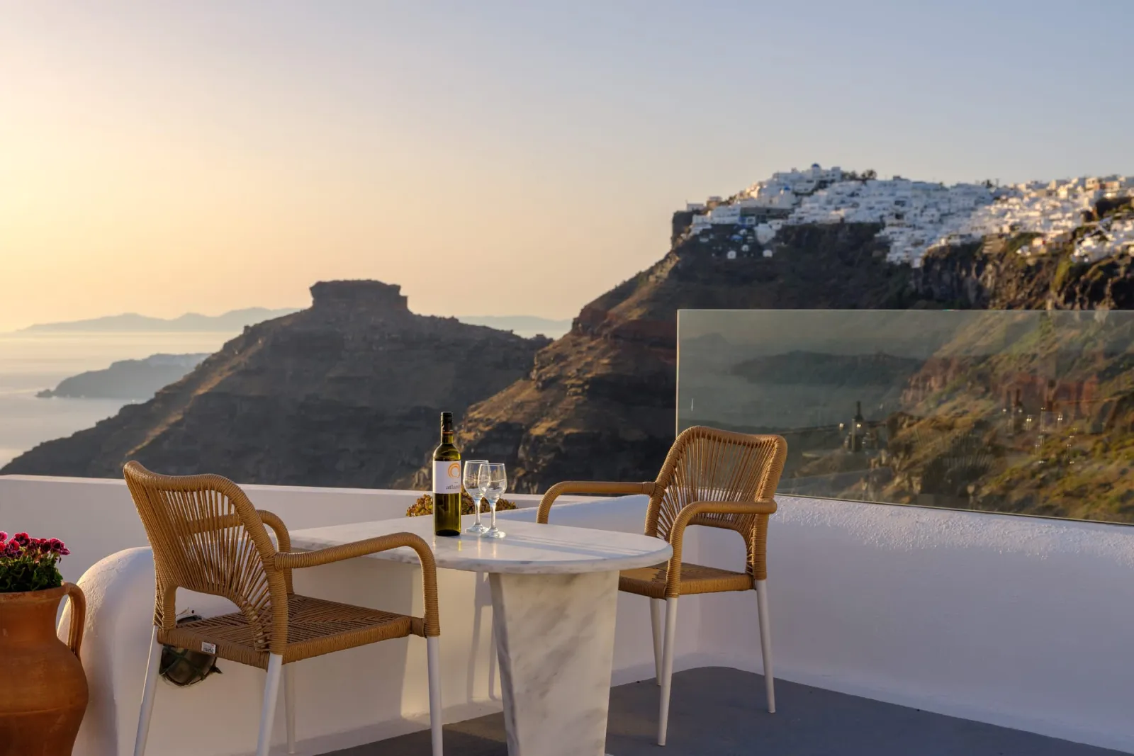 Vallas Apartments & Villas Santorini
