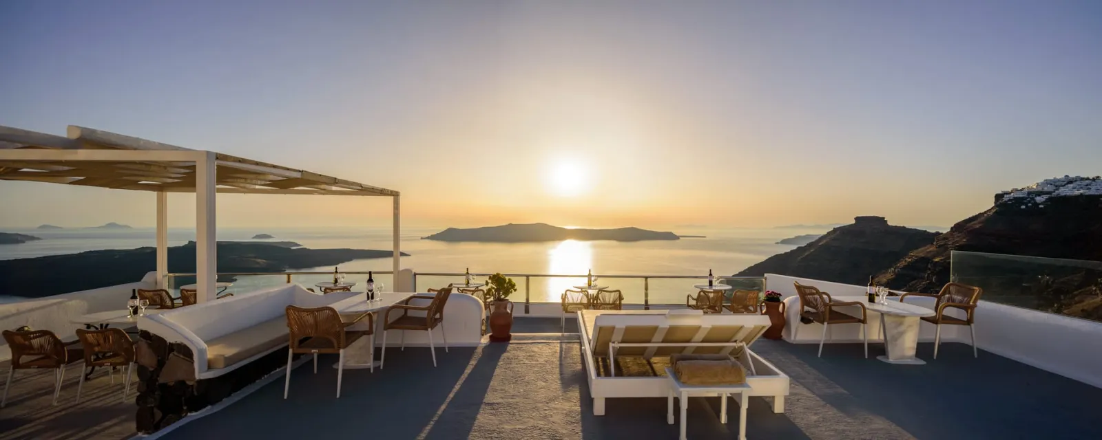 Vallas Apartments & Villas Santorini