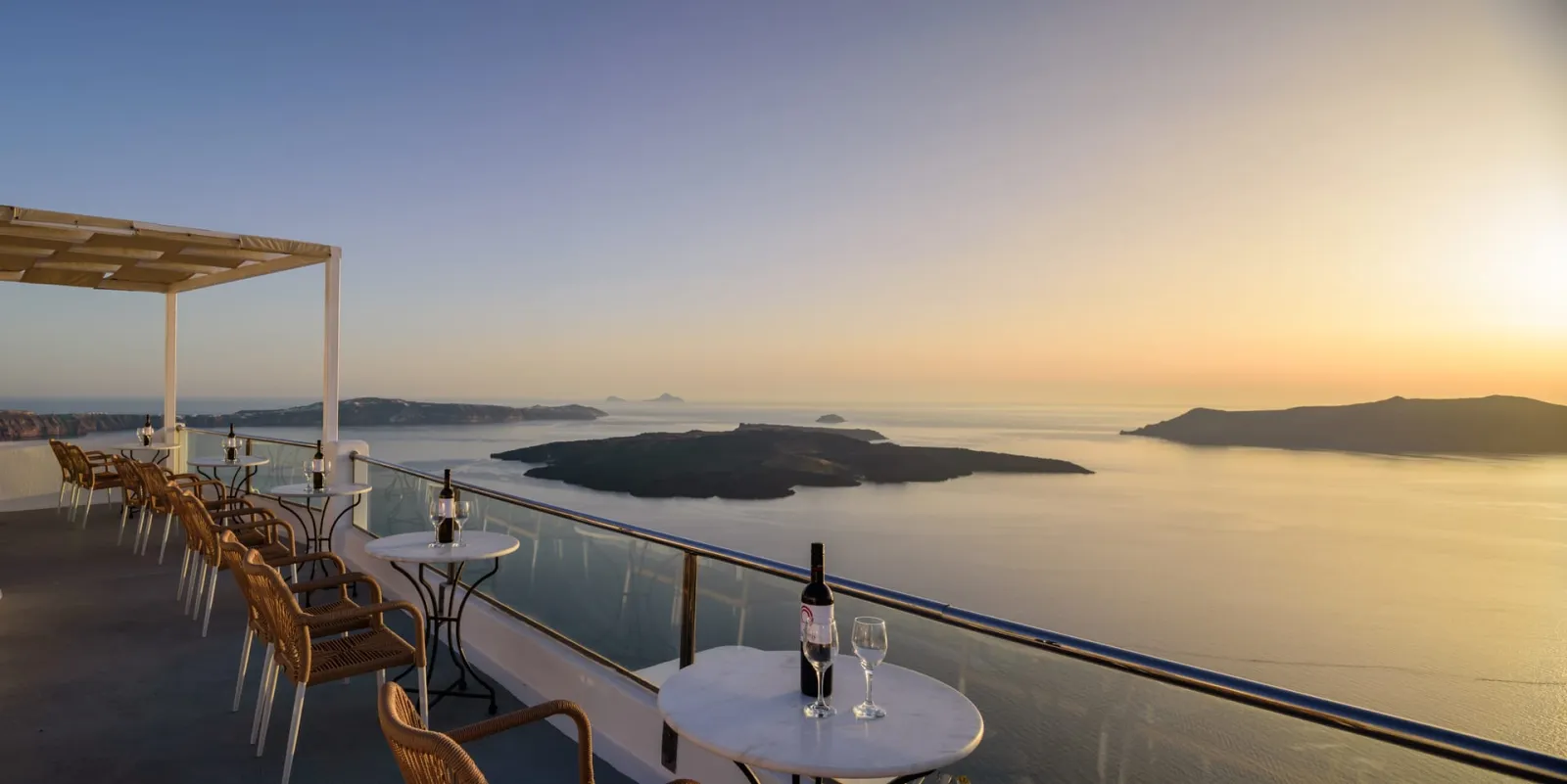Vallas Apartments & Villas Santorini