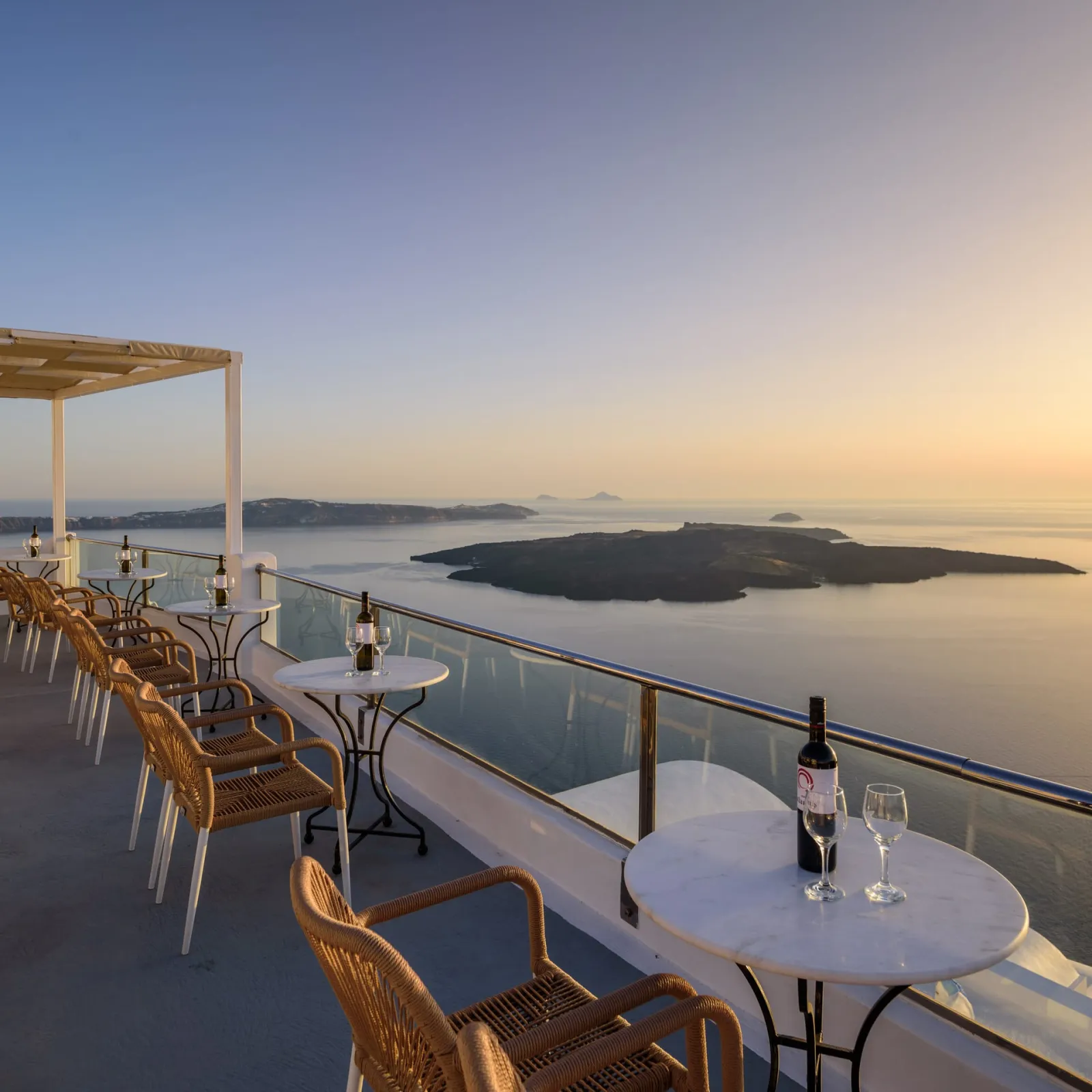 Vallas Apartments & Villas Santorini