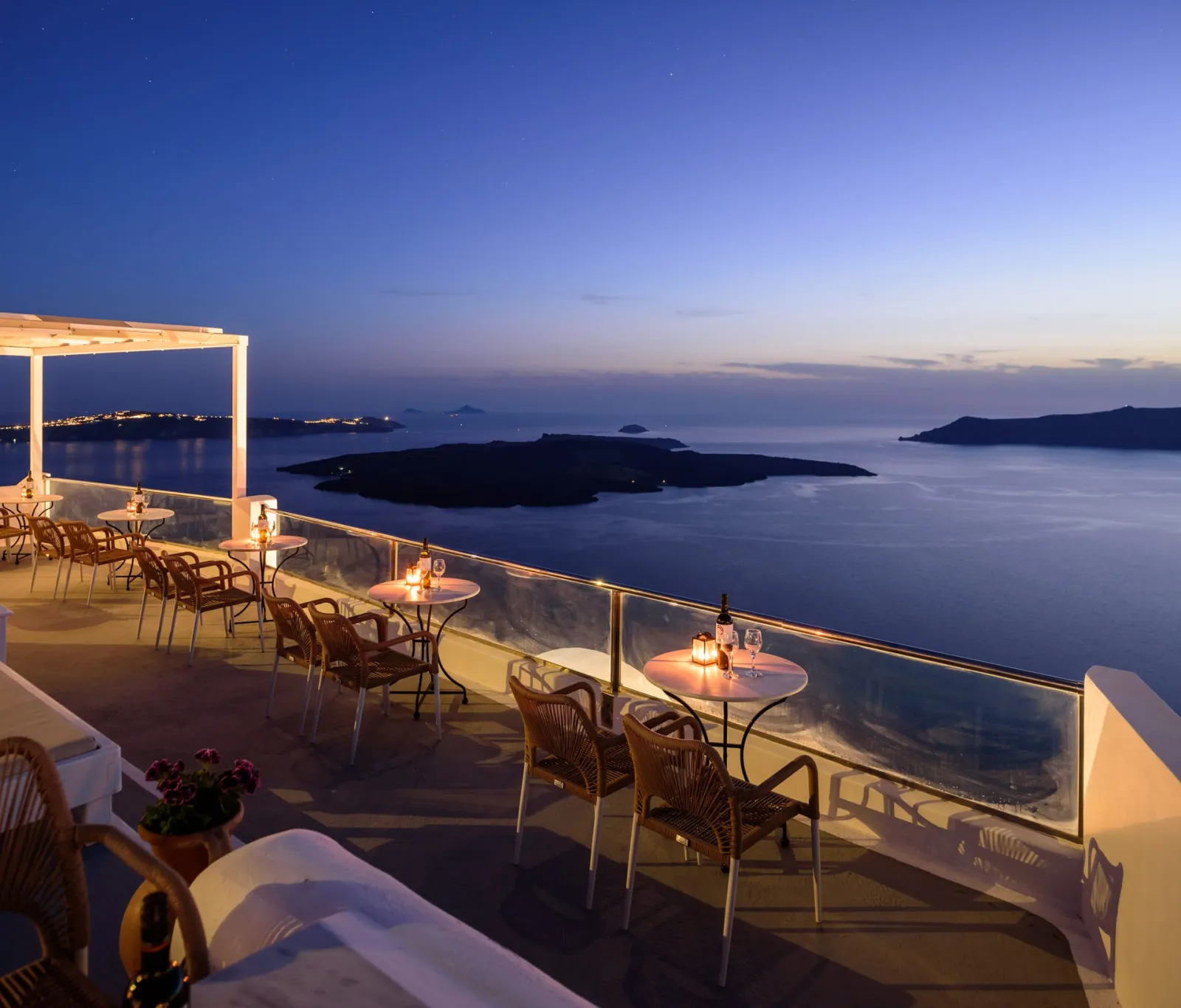 Vallas Apartments & Villas Santorini