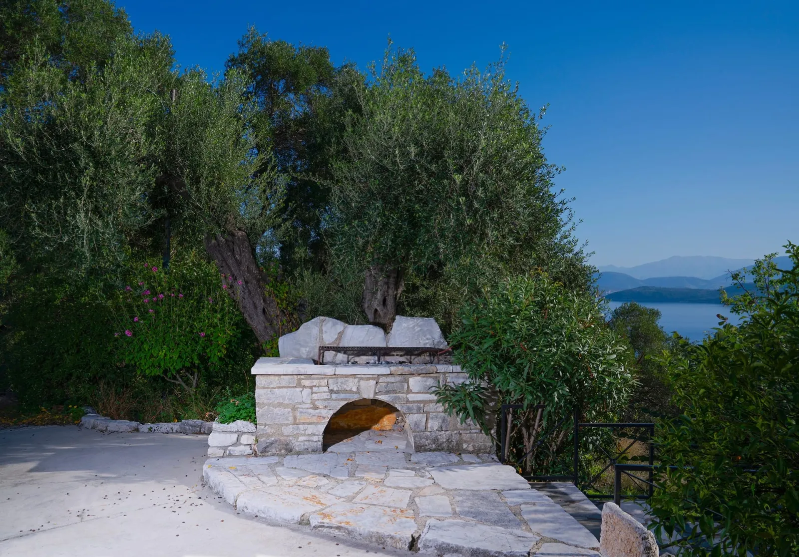 Villa Vasso Sea View Residences