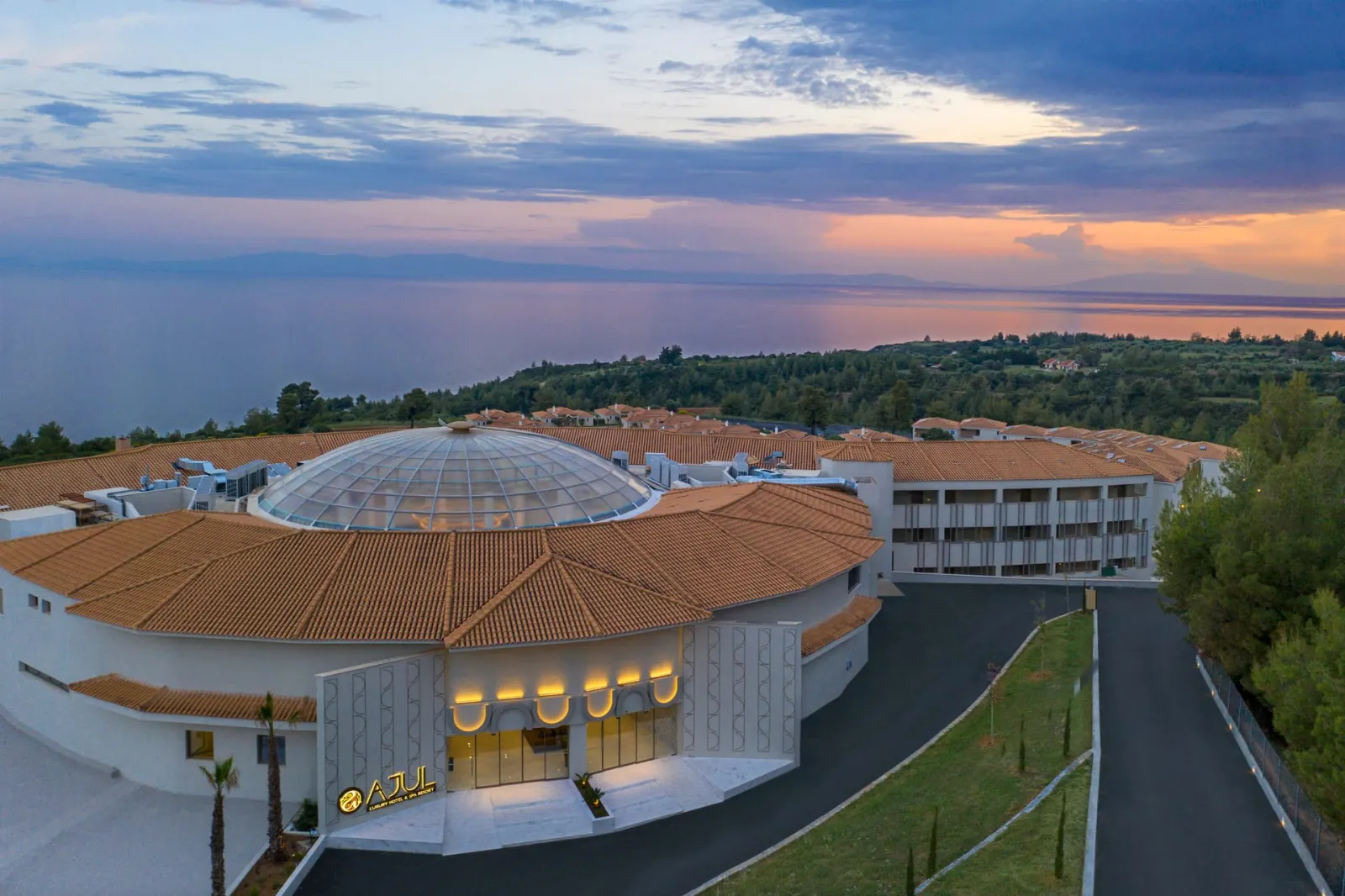 Zeus Eleva Ajul