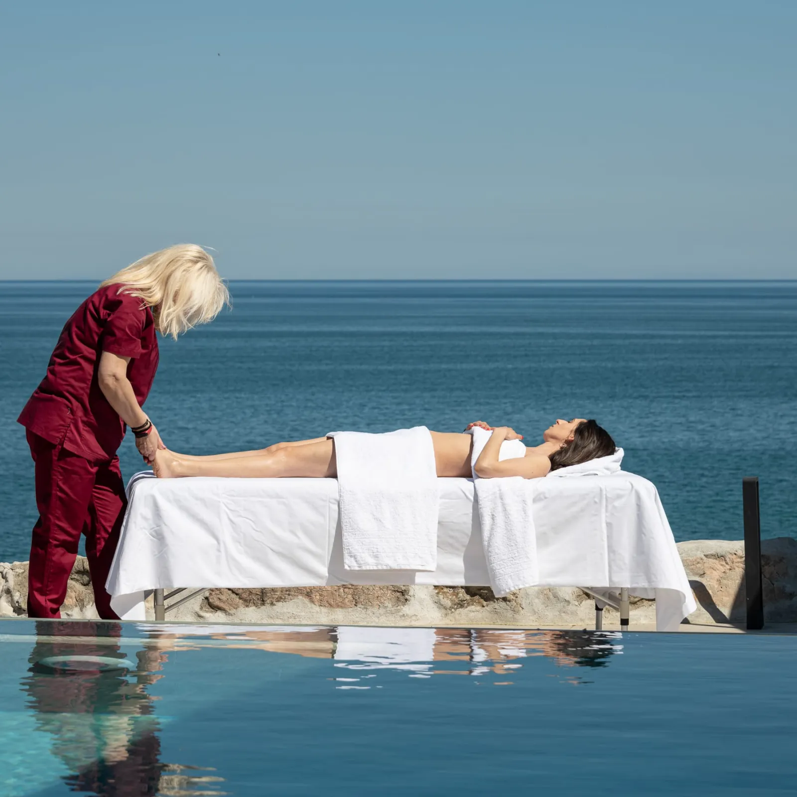Akrotiri Olympus Luxury Suites