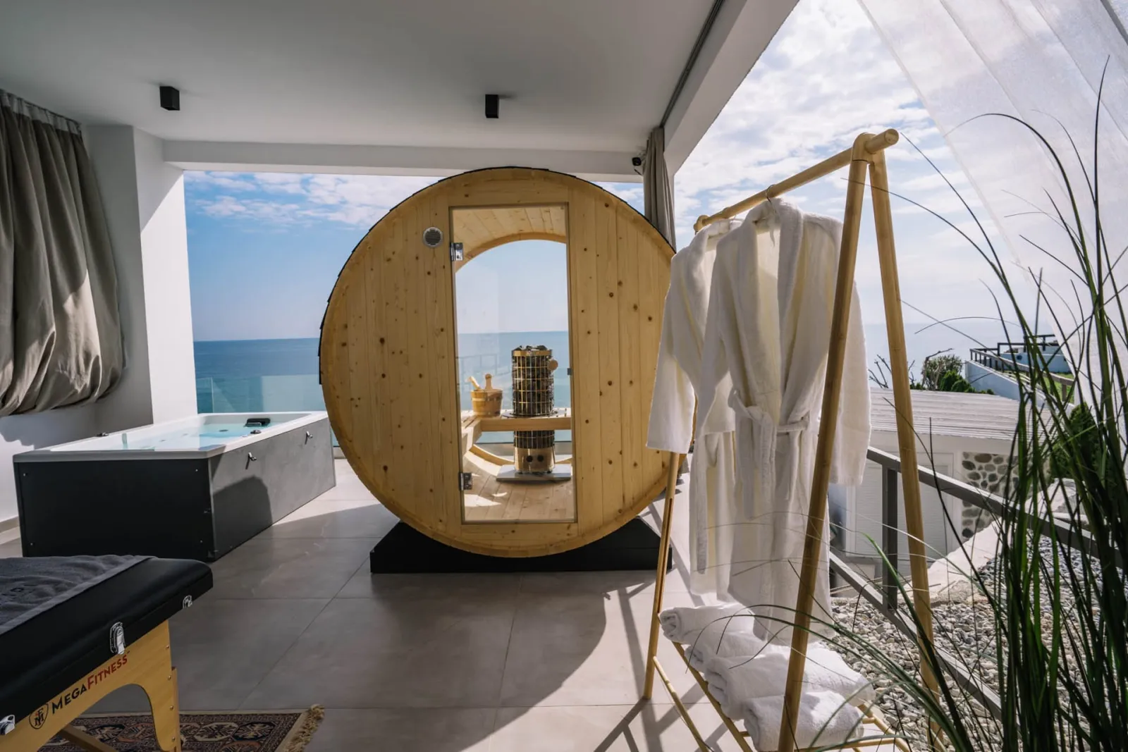 Akrotiri Olympus Luxury Suites