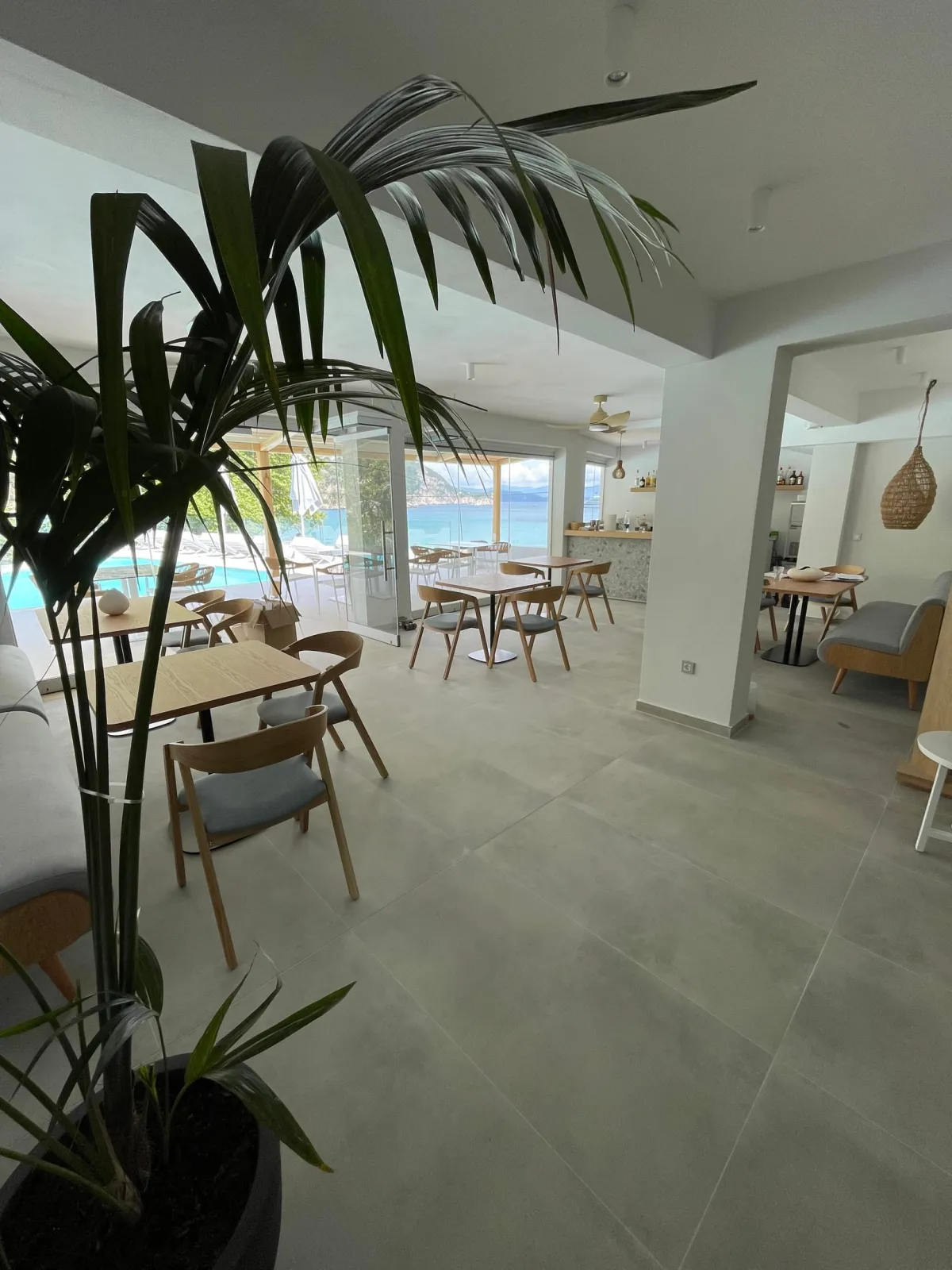 Lounge bar