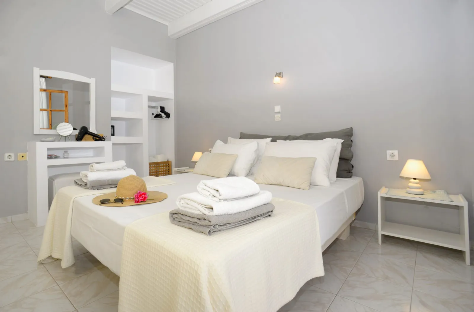 Albouro Seafront Apartments